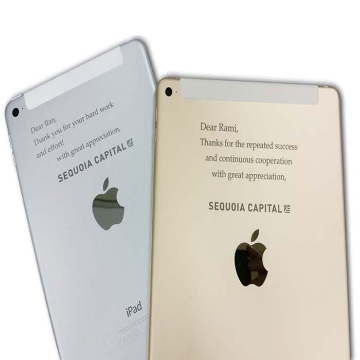 פי סי גרף  חריטה והדפסה על מוצרים.