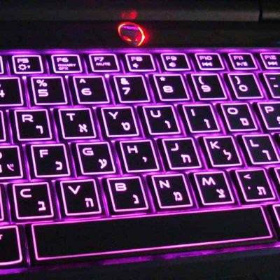 חריטת עברית על מקלדות alienware