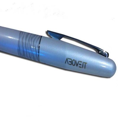 חריטת לייזר על עט