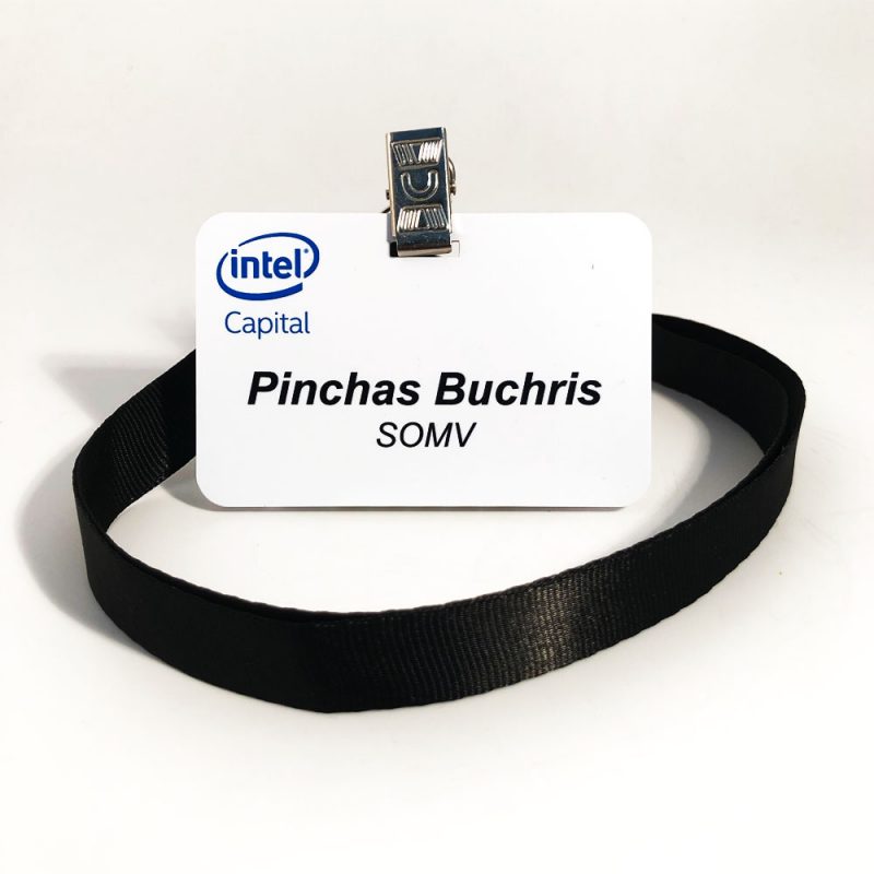 פי סי גרף  חריטה והדפסה על מוצרים.