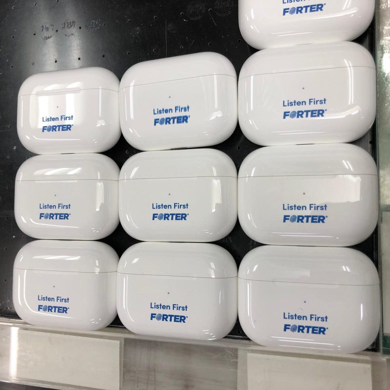 פי סי גרף  חריטה והדפסה על מוצרים.